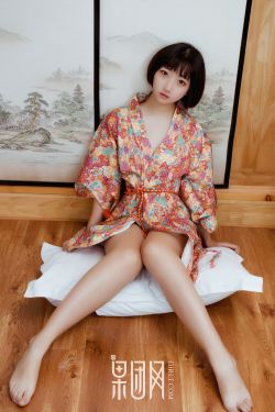 偷拍粉嫩25位美女厕所图片